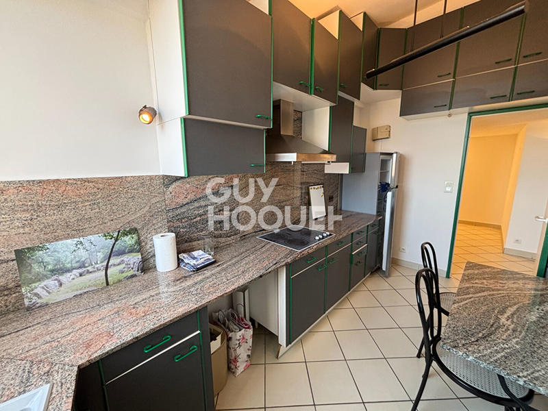 Appartement - 76 m² - 6 pièces