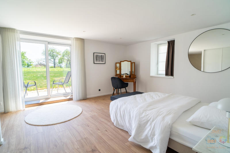 Maison traditionnelle - 291 m² - 8 pièces