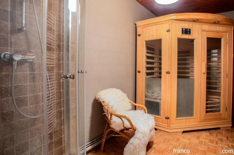 Villa - 216 m² - 8 pièces