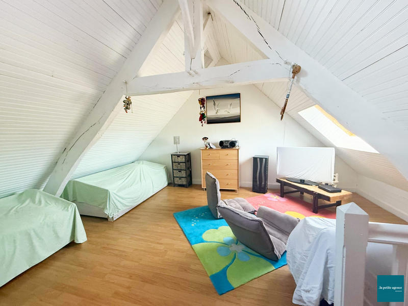 Maison - 184 m² - 8 pièces