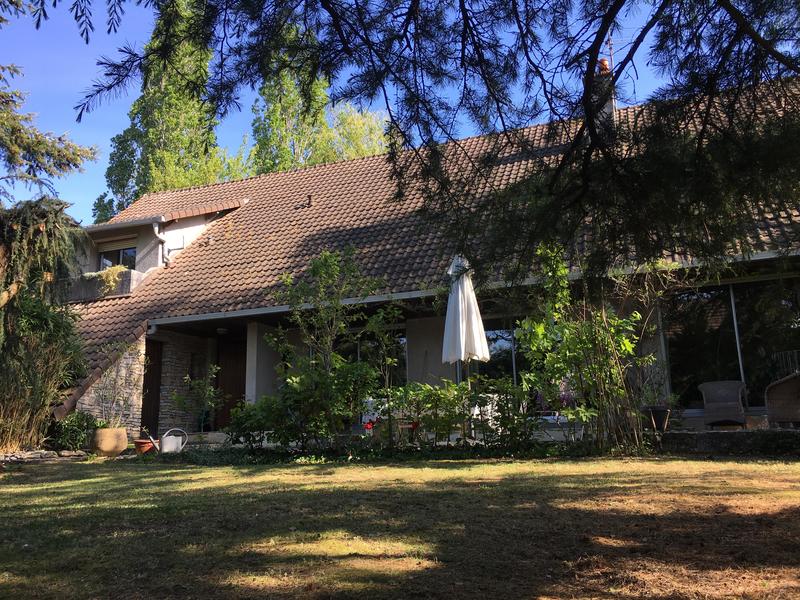 Demeure - 327 m² - 10 pièces