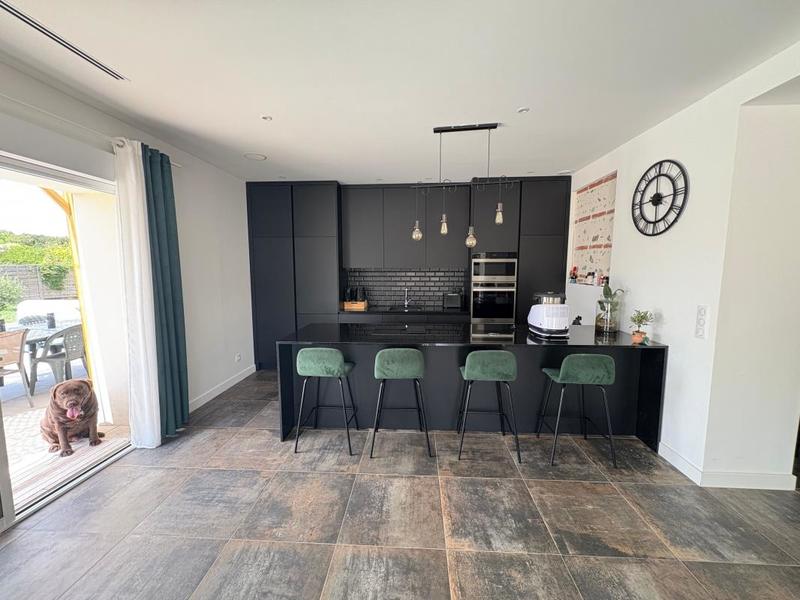 Demeure - 198 m² - 6 pièces