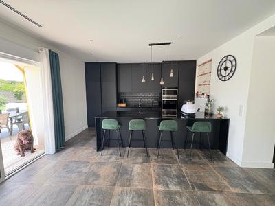 Demeure - 198 m² - 6 pièces