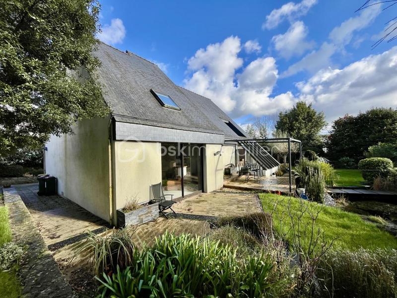 Maison - 258 m² - 9 pièces