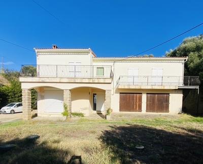 Maison - 223 m² - 13 pièces