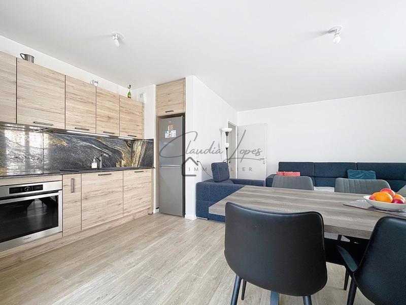 Appartement - 77 m² - 4 pièces