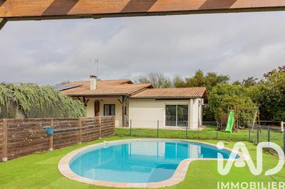 Maison - 257 m² - 8 pièces