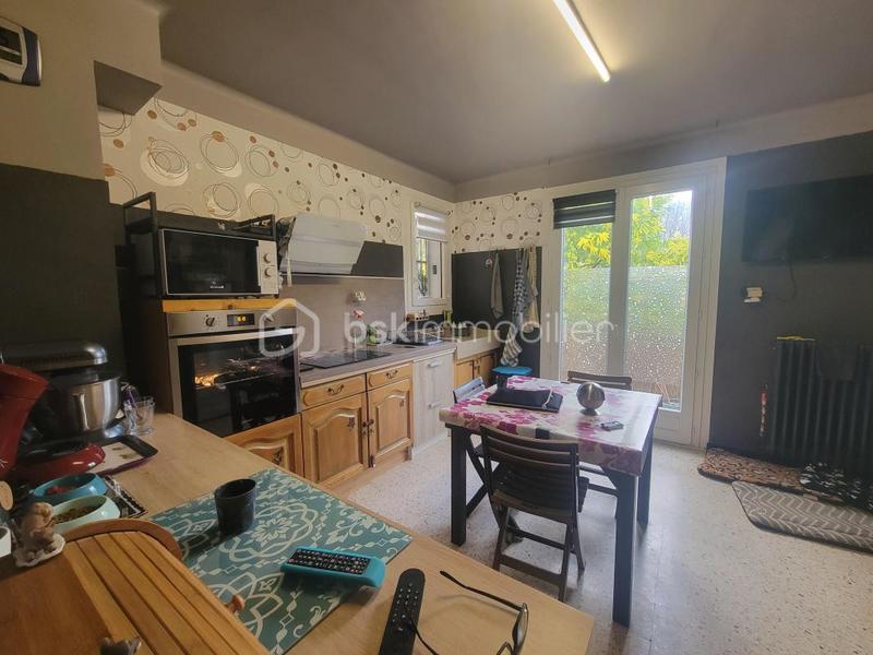 Maison - 180 m² - 9 pièces