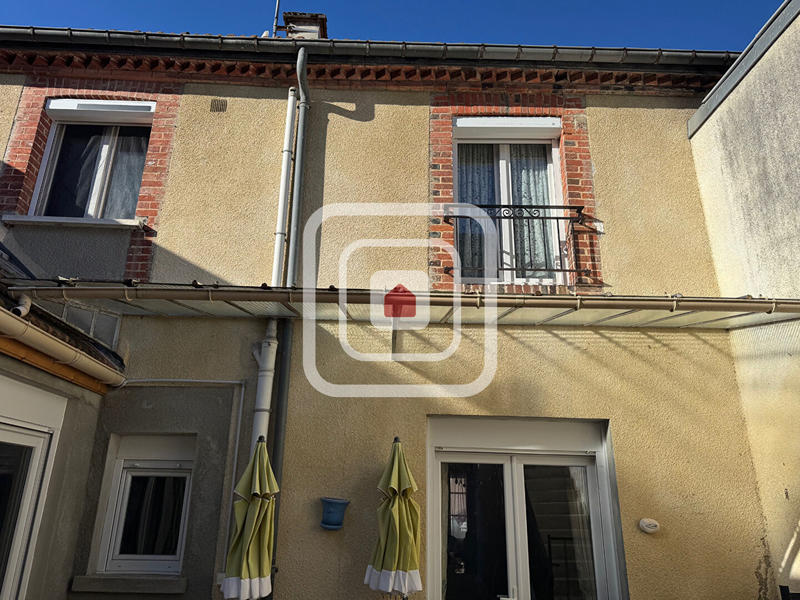 Maison - 218 m² - 10 pièces