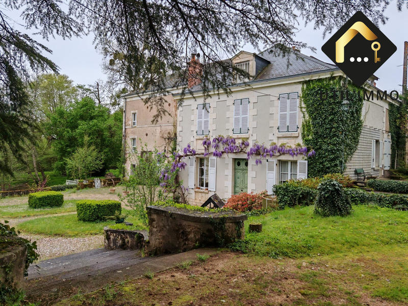 Maison - 1 062 m² - 13 pièces