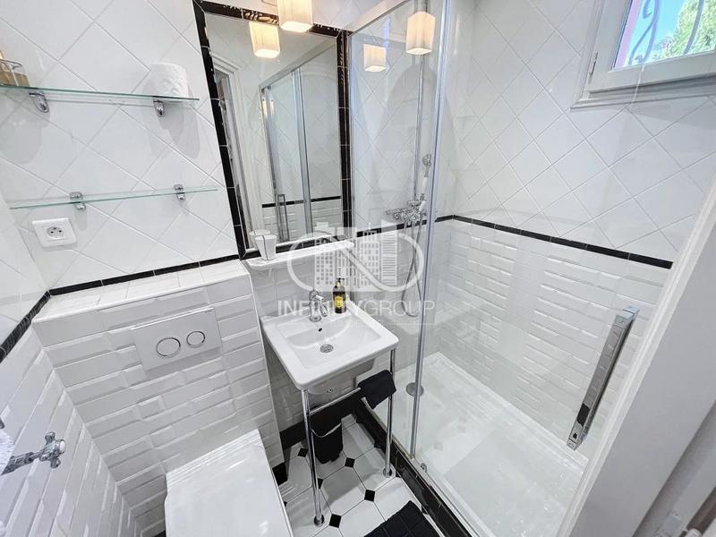 Appartement - 277 m² - 16 pièces