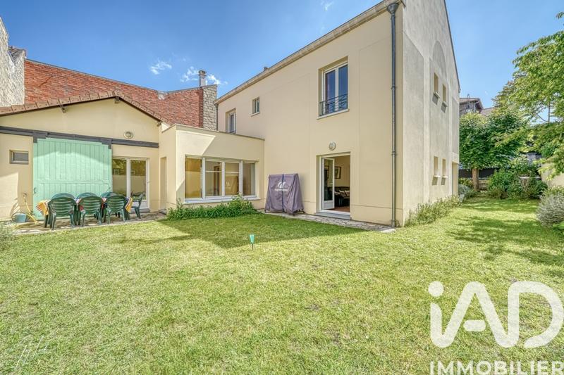 Maison - 214 m² - 8 pièces