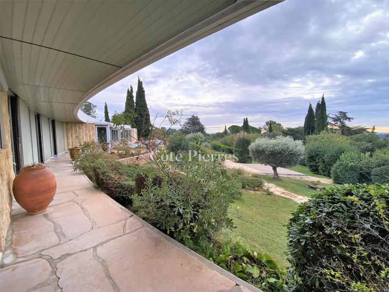 Villa - 200 m² - 6 pièces