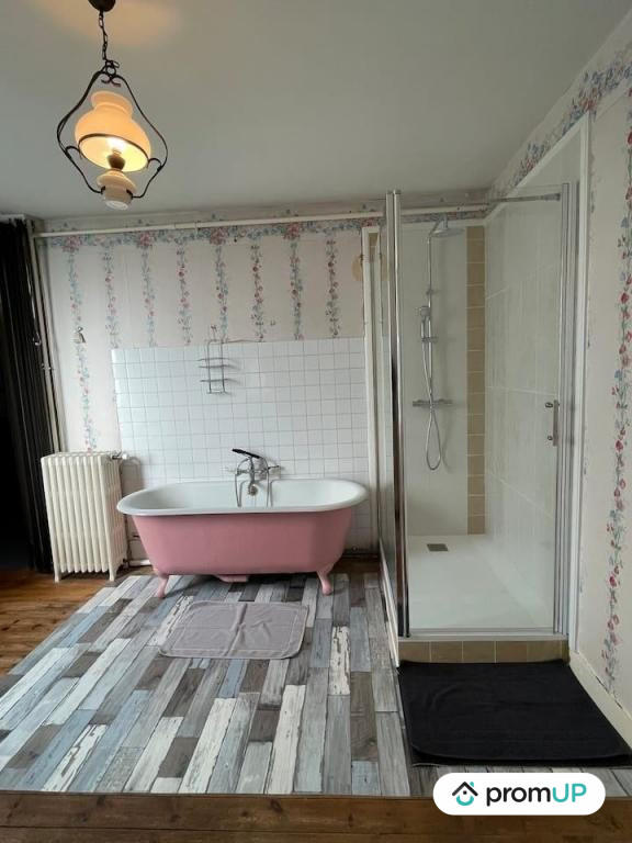 Maison - 270 m² - 10 pièces