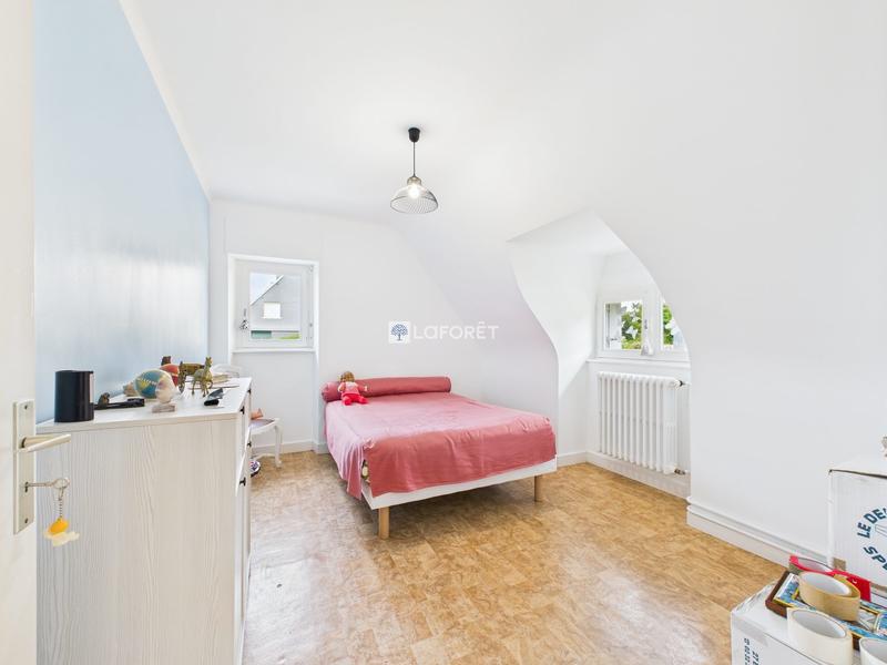 Maison traditionnelle - 134 m² - 6 pièces