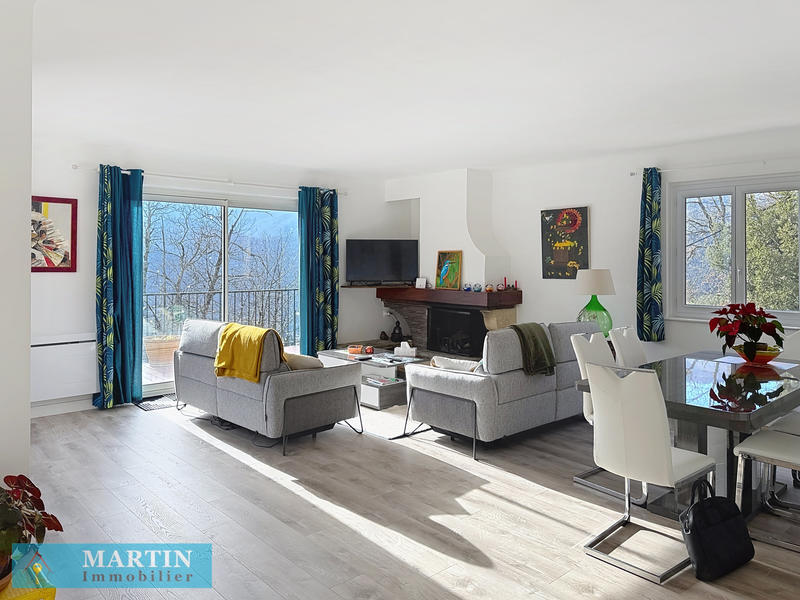 Maison - 304 m² - 7 pièces