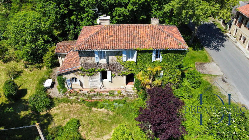 Maison ancienne - 166 m² - 8 pièces