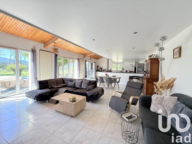 Maison - 260 m² - 5 pièces