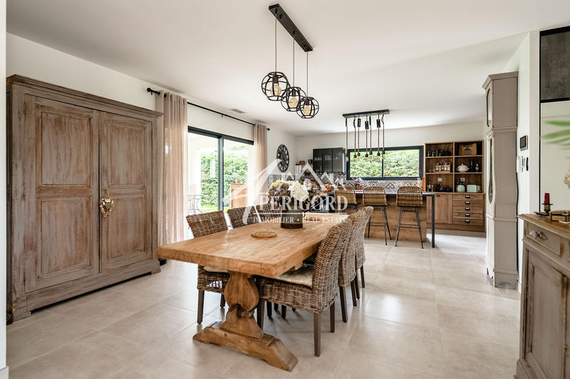 Maison contemporaine - 170 m² - 7 pièces