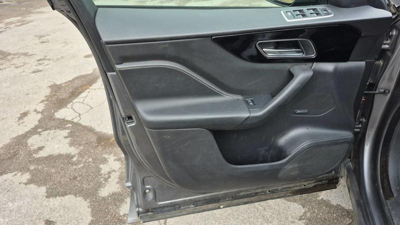 Jaguar F-Pace 2.0 d 180 Awd Bva8 R-Sport - Toit ouvrant