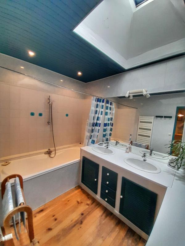 Maison - 198 m² - 10 pièces