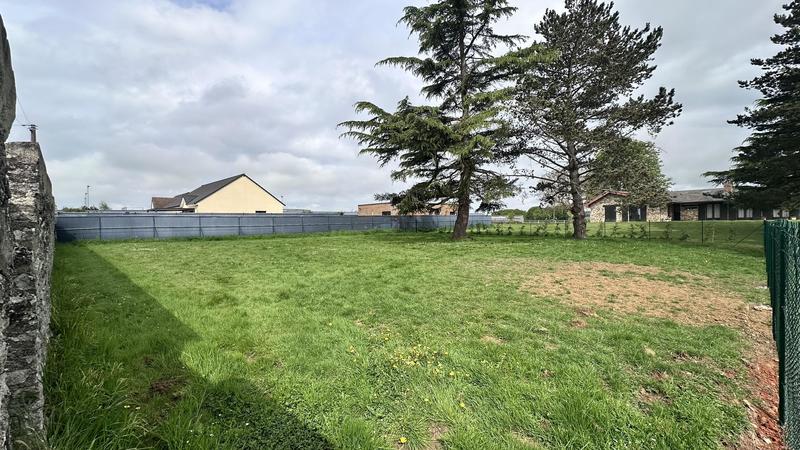 Terrain constructible - 680 m²