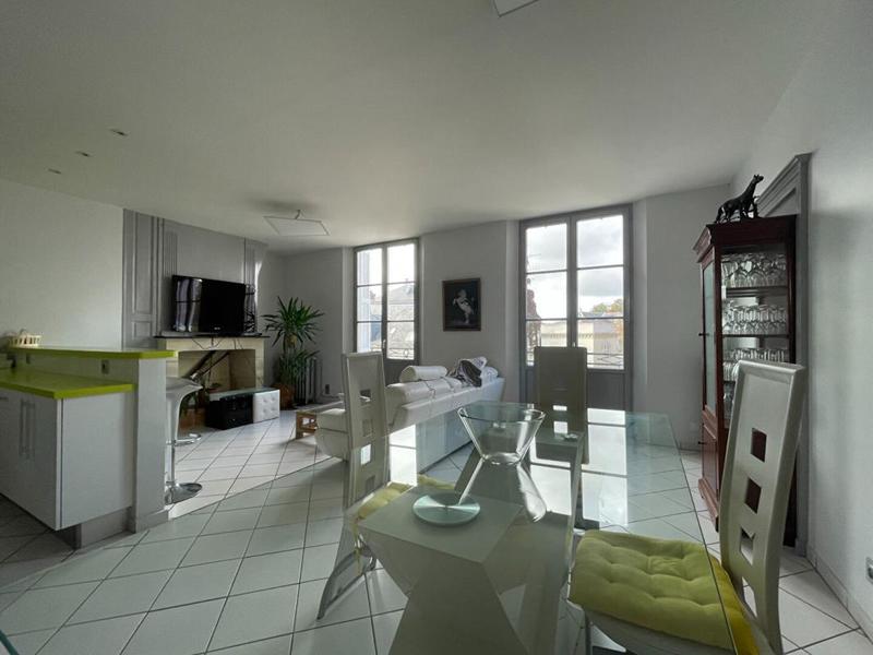 Appartement - 82 m² - 3 pièces