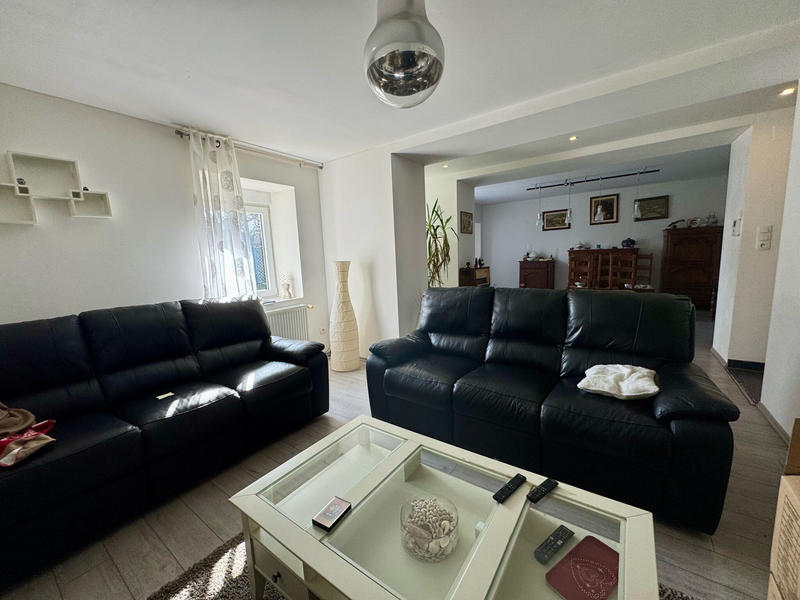 Maison - 220 m² - 8 pièces