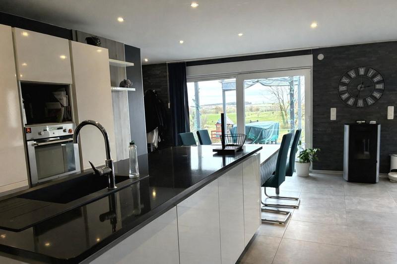 Maison - 197 m² - 7 pièces