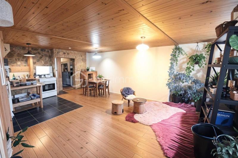 Maison de village - 94 m² - 4 pièces