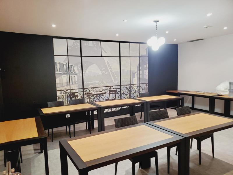 Local commercial - 1 257 m² - 30 pièces