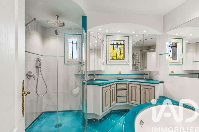 Maison de ville - 207 m² - 7 pièces