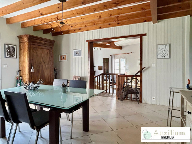 Maison traditionnelle - 146 m² - 6 pièces