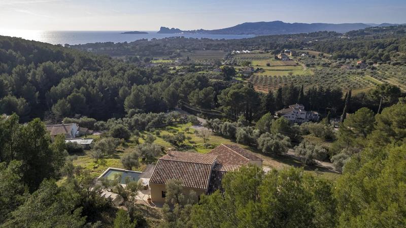 Propriété - 175 m² - 13 pièces