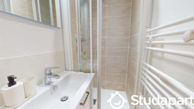 Chambre - 11 m² - 1 pièce