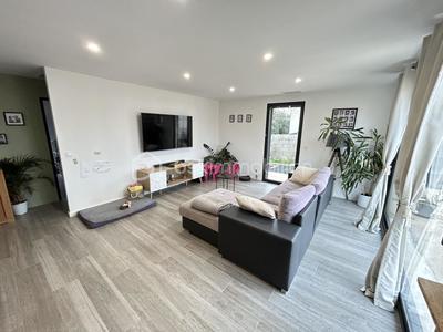 Maison traditionnelle - 104 m² - 5 pièces