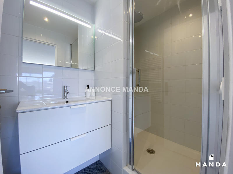 Chambre - 10 m² - 7 pièces