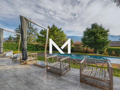 Villa - 212 m² - 6 pièces