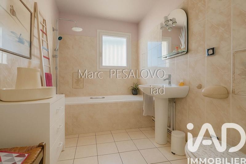 Maison - 137 m² - 5 pièces