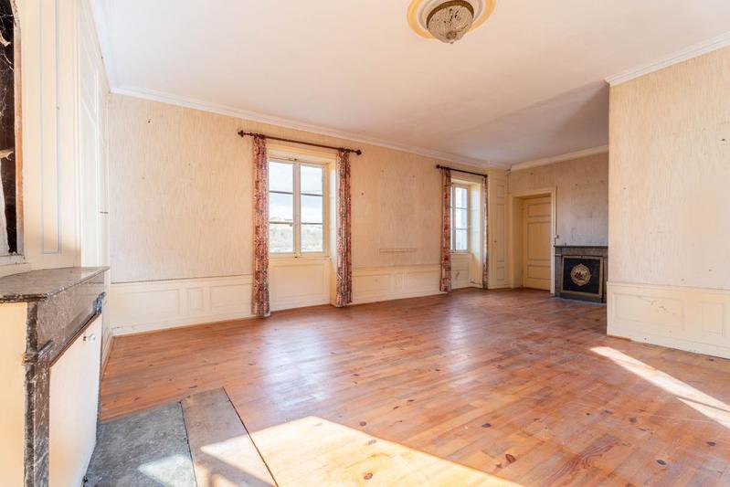 Propriété - 304 m² - 11 pièces