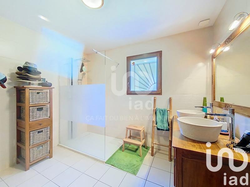 Maison - 242 m² - 9 pièces