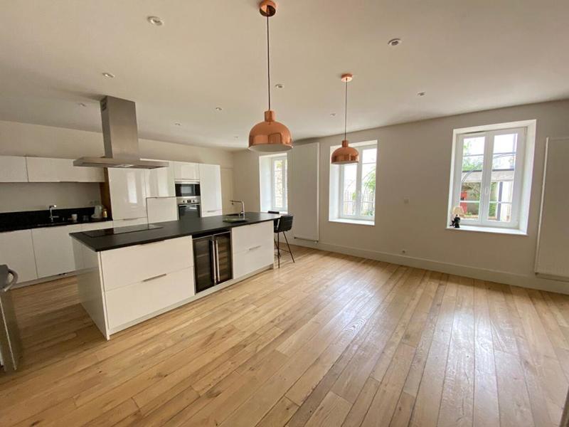 Maison - 286 m² - 10 pièces