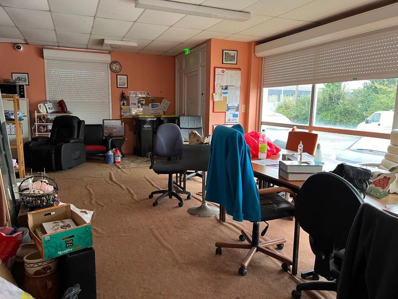 Local commercial - 1 300 m²