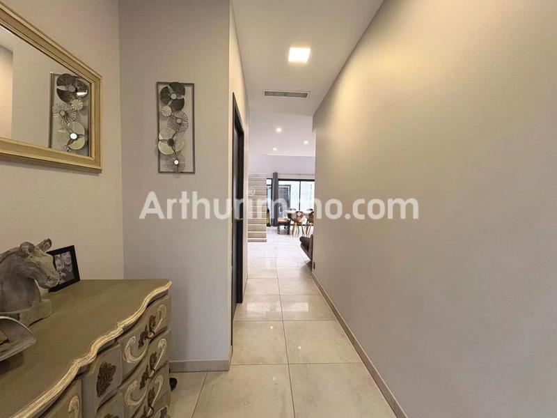 Maison - 257 m² - 5 pièces