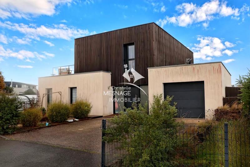 Maison - 145 m² - 4 pièces