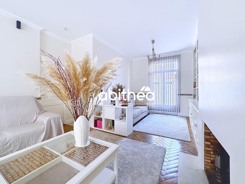 Maison - 318 m² - 8 pièces