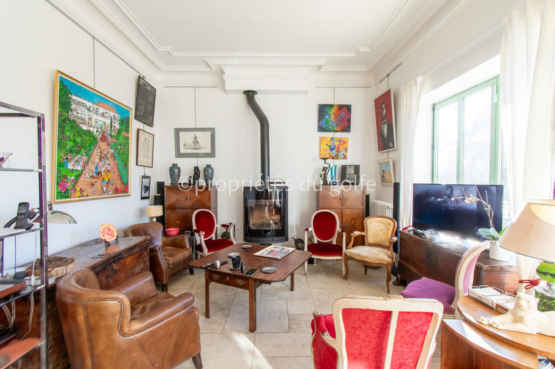 Maison - 255 m² - 6 pièces