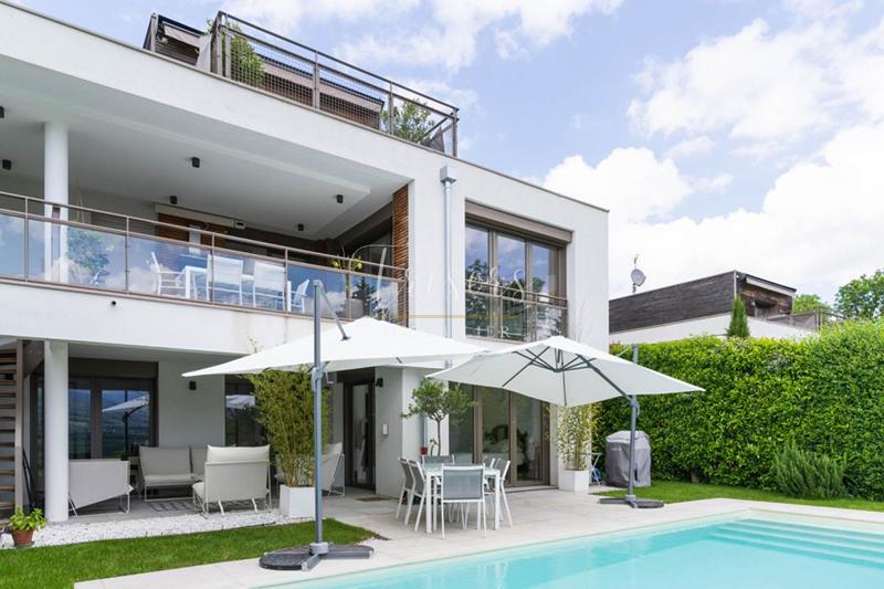 Maison - 160 m² - 8 pièces