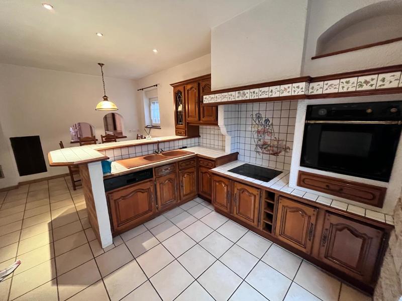 Maison - 227 m² - 7 pièces