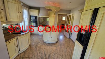 Maison traditionnelle - 164 m² - 5 pièces